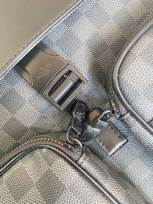 ルイヴィトンバッグ素材ディテール